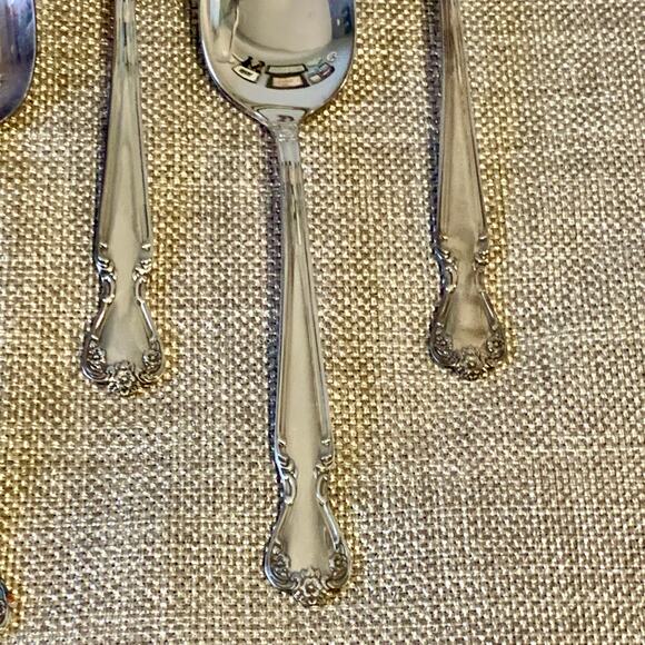7 Rogers & Bros Reinforced Plate DAYBREAK ELEGANT LADY Teaspoons 6 1/8" - Picture 4 of 11